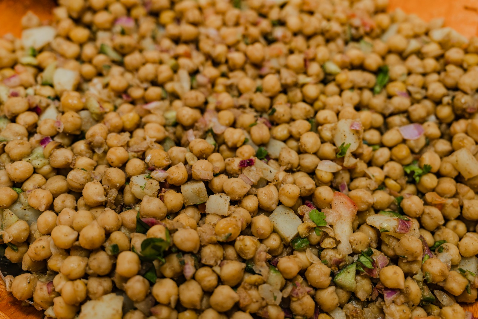 Chickpea salad with vegetables and herbs