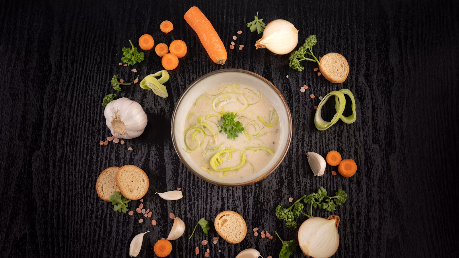 Creamy potato and leek soup similar to vichyssoise