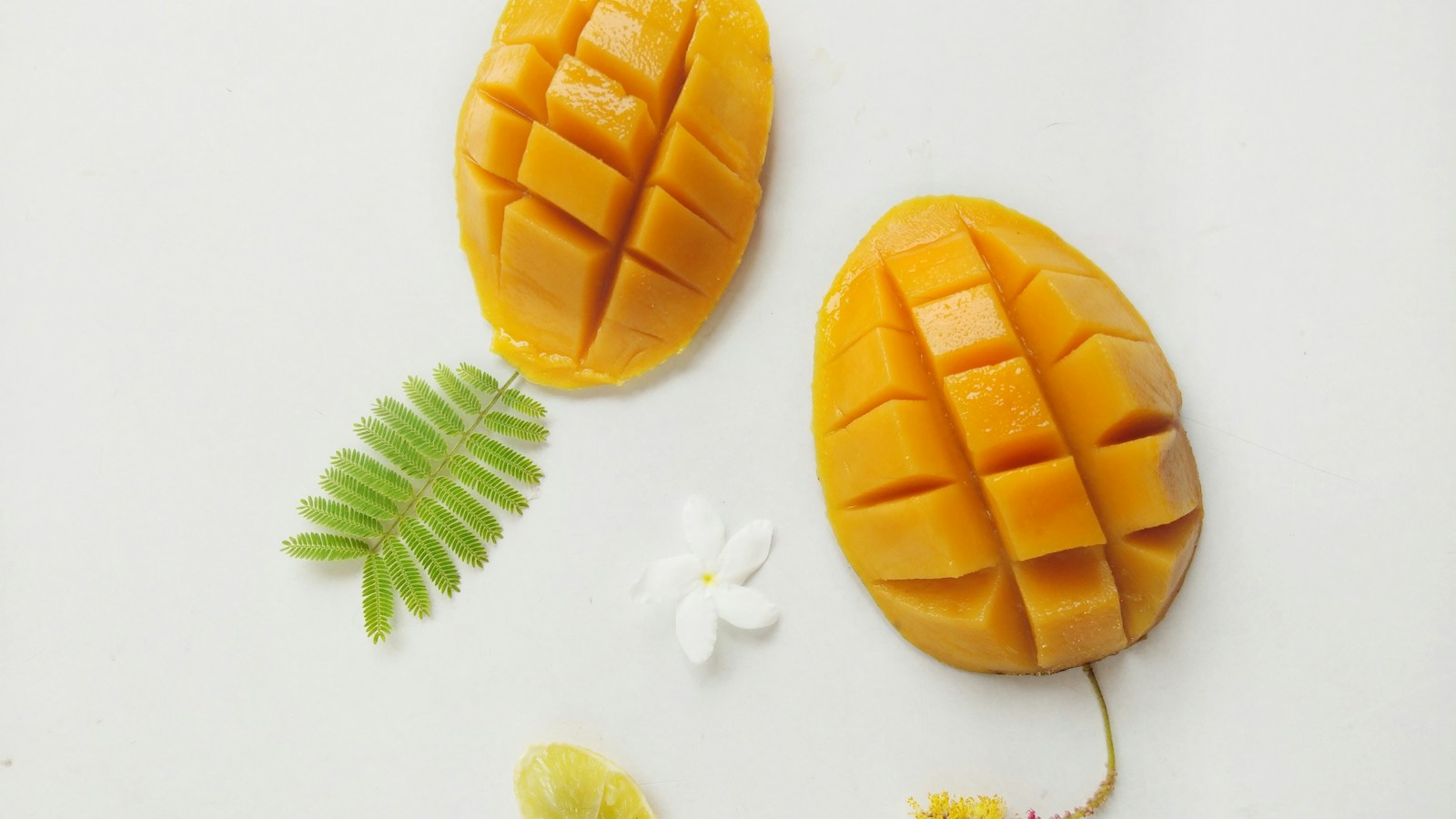 Whole mango fruit
