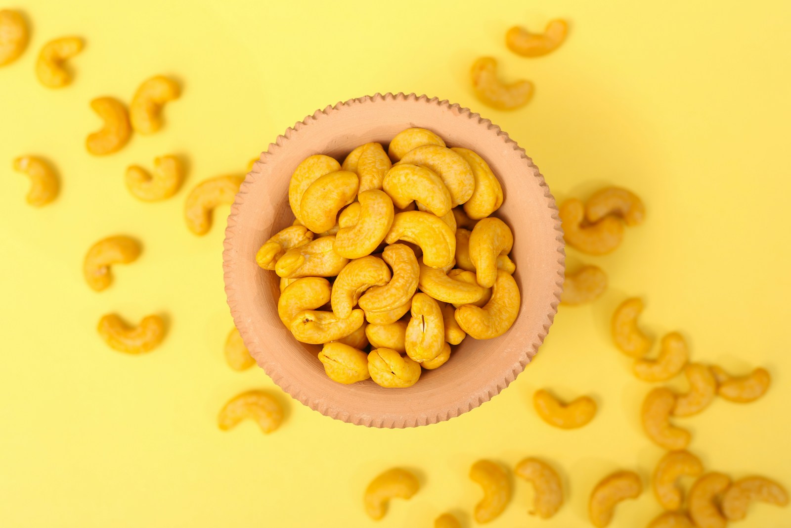 Golden roasted cashews ready for snacking