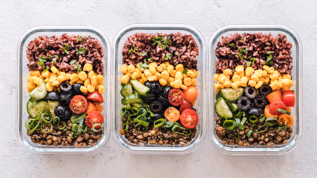 Prepared plant-based lunches in containers